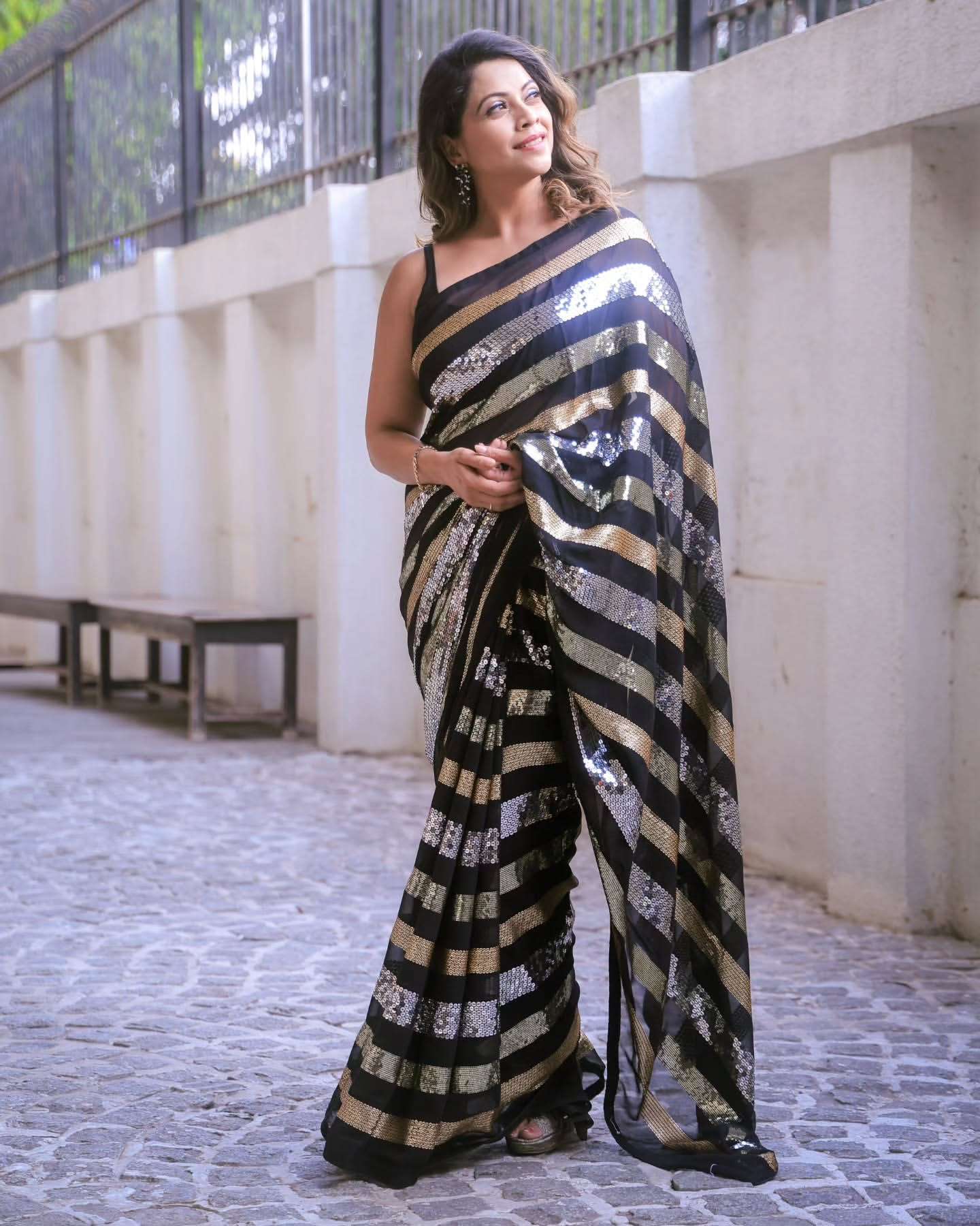 Party wear black and golden saree Heavy Georgette fabric saree wholesale in surat 5476