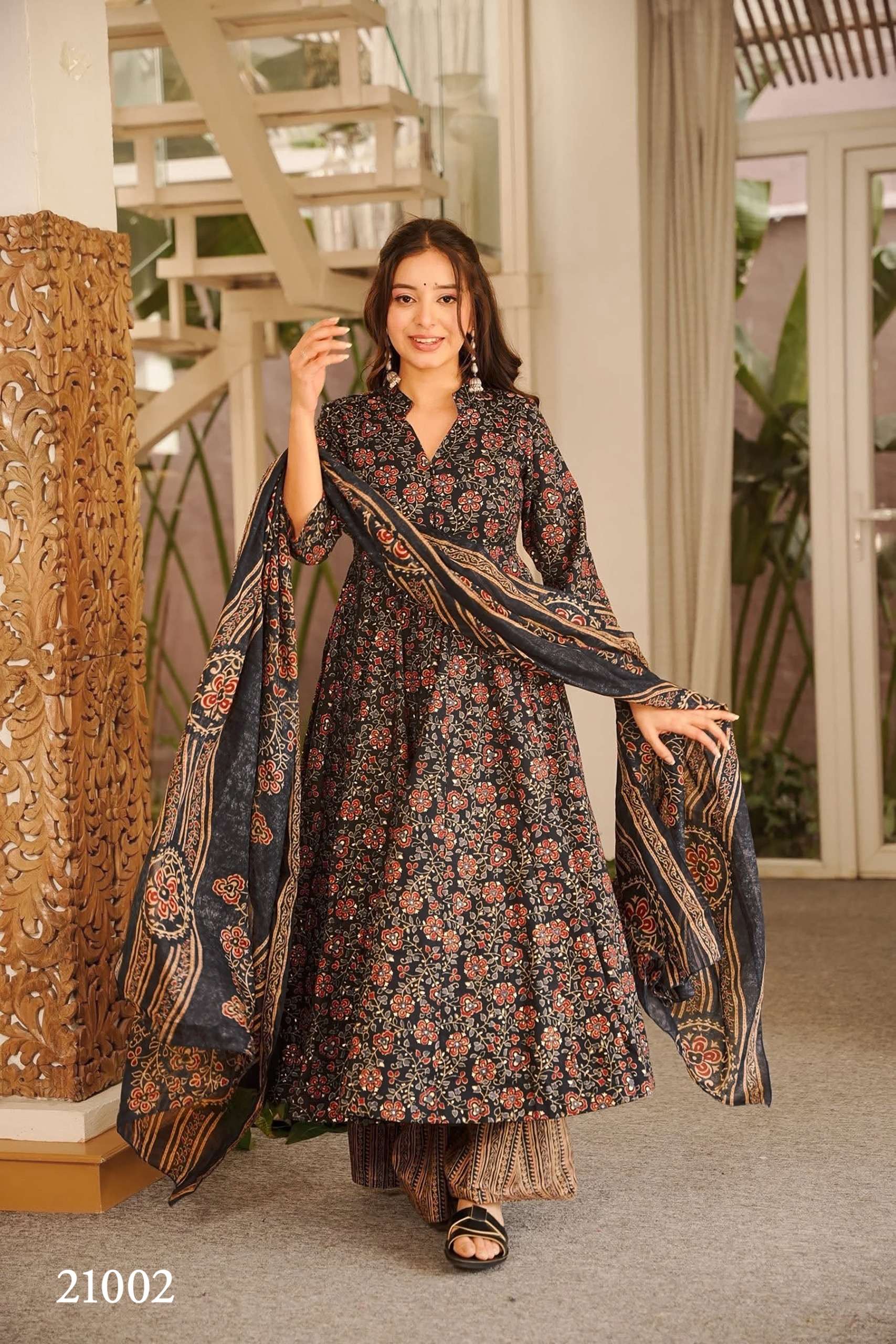 PURPLE CREATION CLORA VOL 21 TREND OUTFIT MASLIN FLOWER DESIGN FLARED KURTI PALAZZO SUIT 