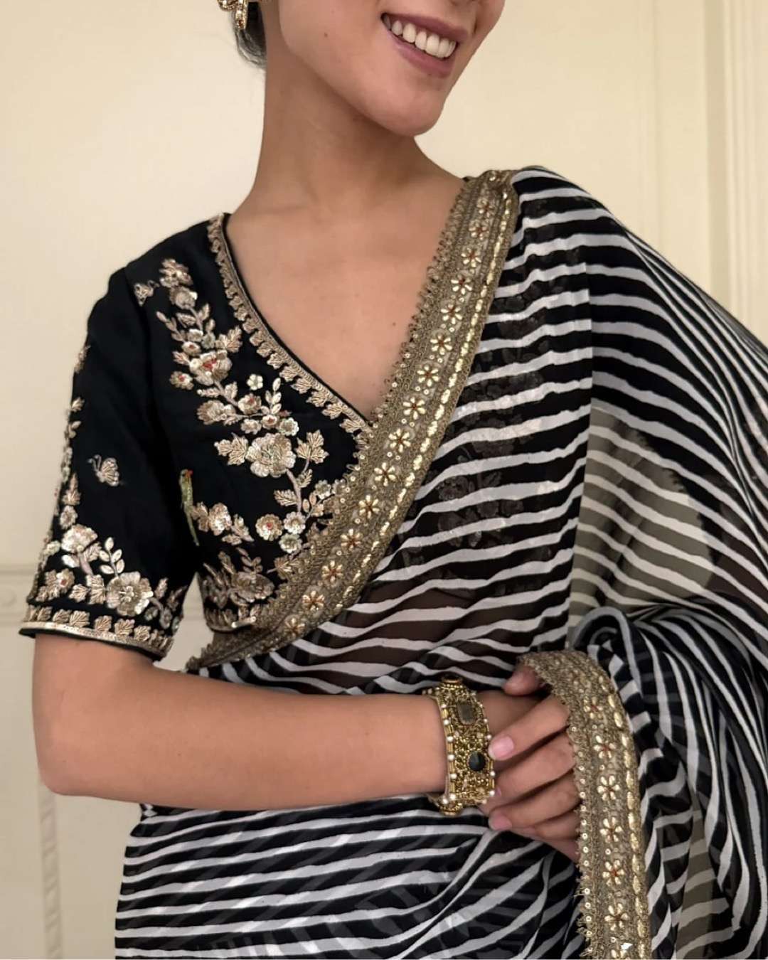 Soft georgette fabric saree with beautiful leriya Print on s...