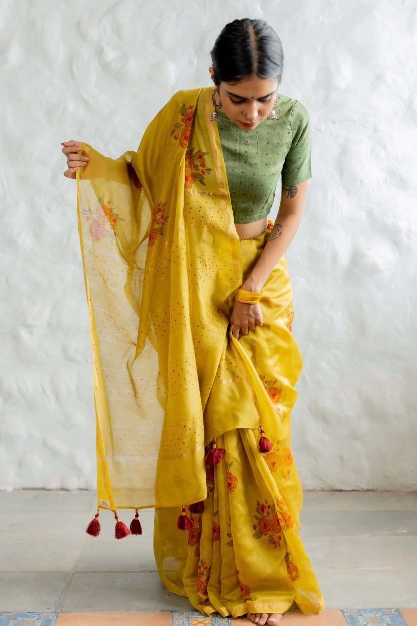 SUPER SOFT MULMUL COTTON SOFT PARTY WEAR SAREE WHOELSALE IN SURAT KT 2162 