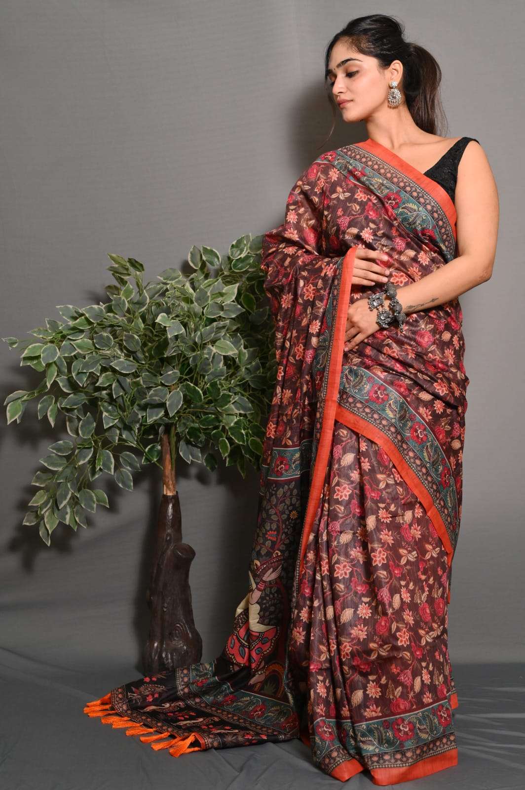 Zeel New Arrival  Beautiful Soft Lichi Silk Fancy fabric saree wholesale in surat