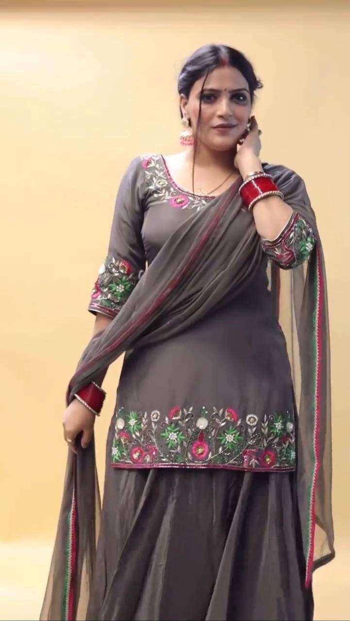 DESIGNER HEAVY NATURAL CREAP FANCY FABRIC LEHENGA CHOLI RESELLER IN SURAT MT  1045