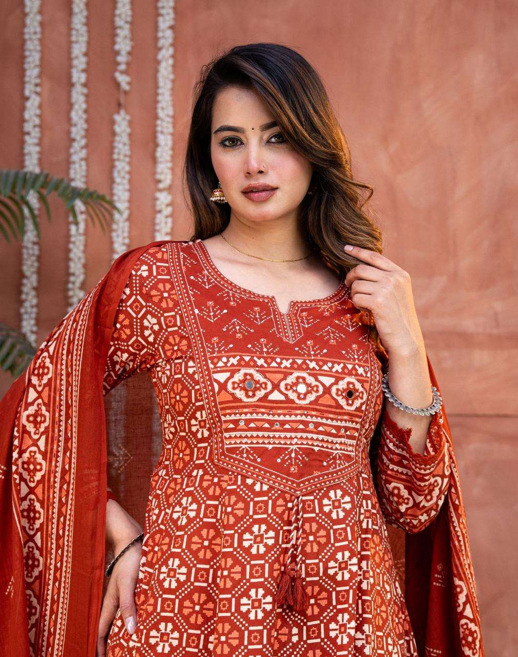 FLARE KURTI PANT AND DUPATTA SET WOMEN TREND CLASSIC LOOK SURAT