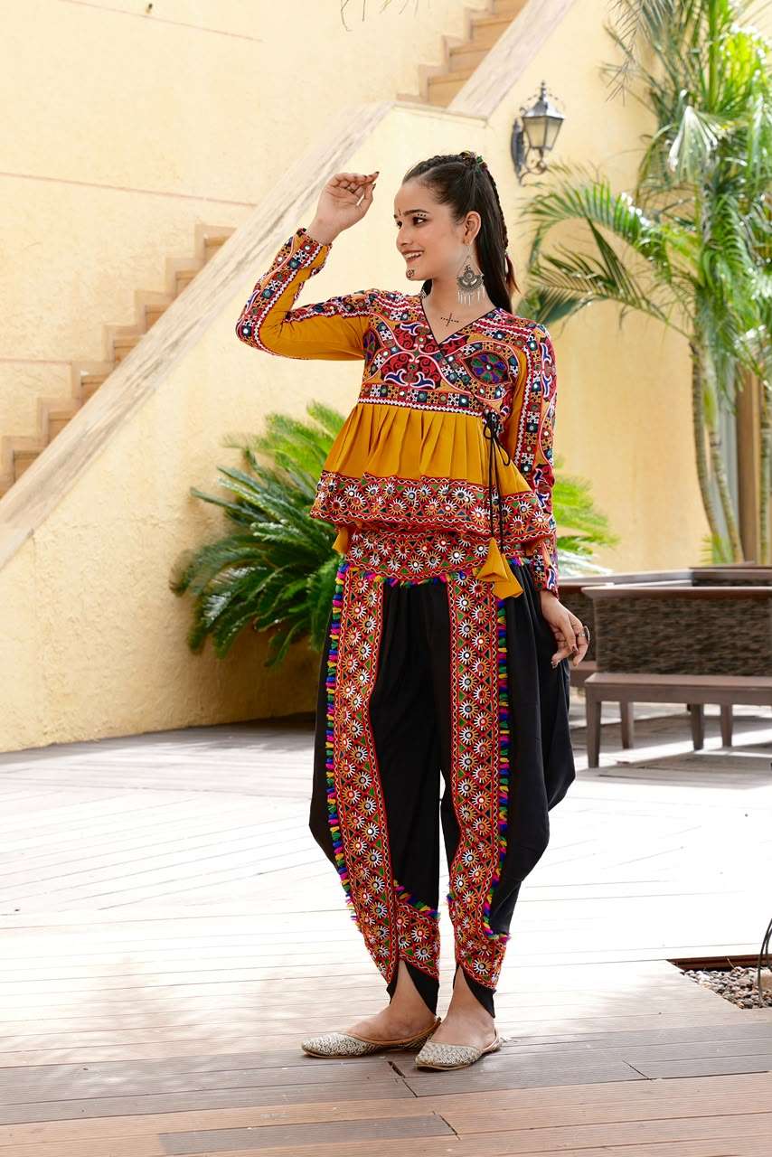 NAVRATRI SPECIAL KUTUCHI WORK KEDIYA DHOTI SET WOMEN GUJARAT...