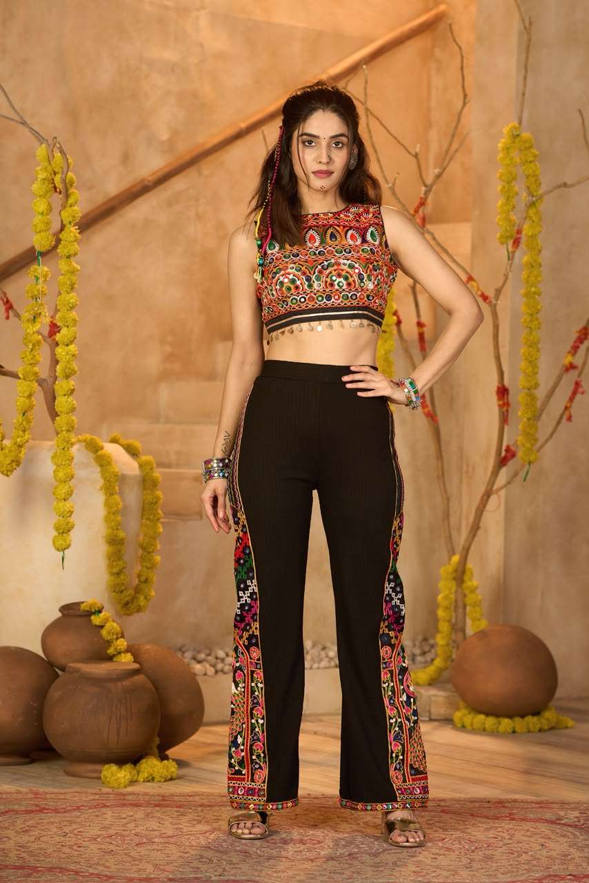 NAVRATRI WESTERN AND GARBA OUTFIT BLACK CROP TOP SET GUJARAT...