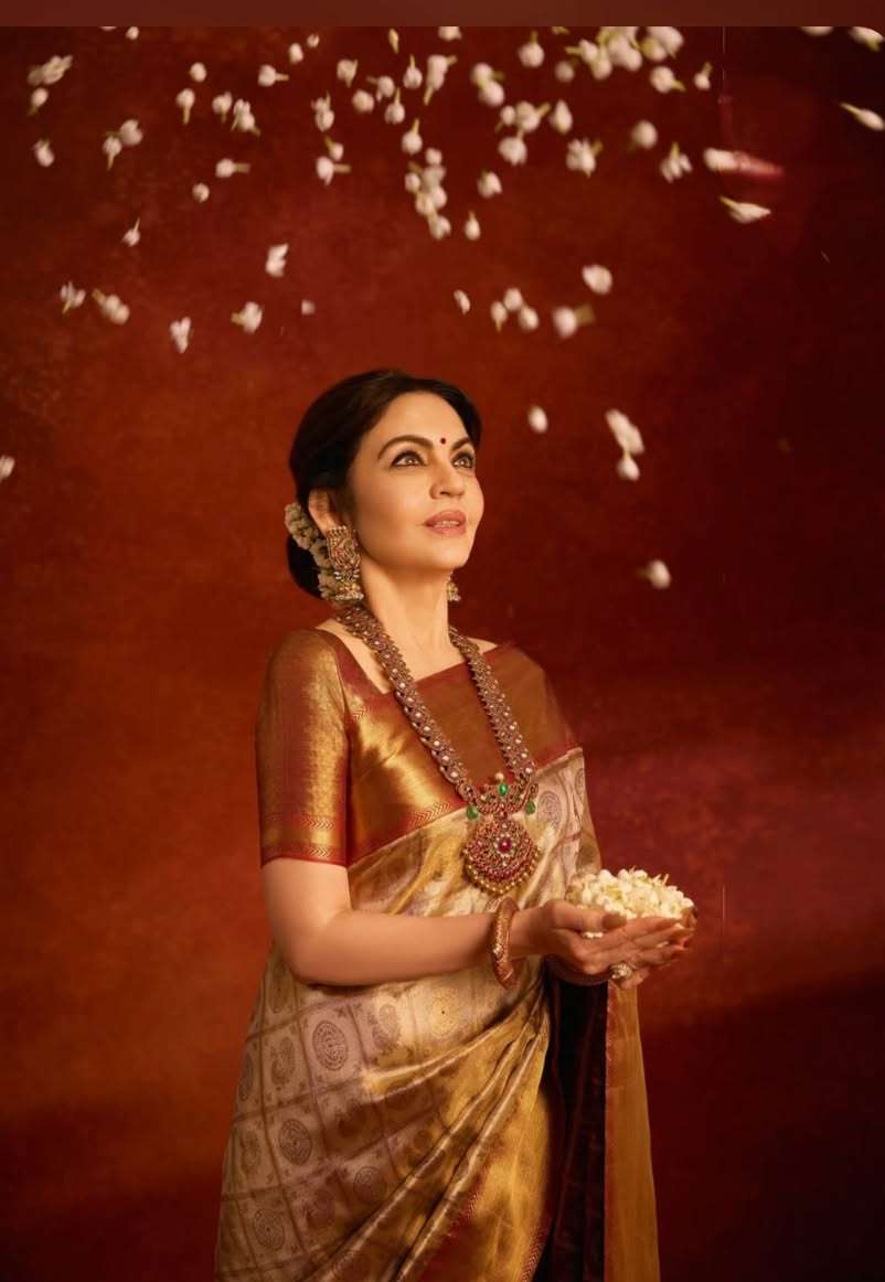NITA AMBANI BANARASI KANJIVARAM SILK FABRIC SAREE RESELLER IN SURAT NITA KANJIVARAM