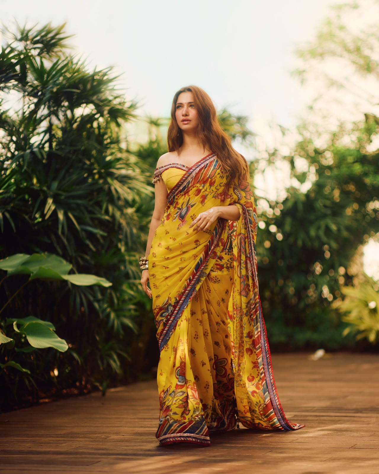 Party wear Soft and pure Fox Georgette Fancy fabric saree wholesale in surat 5642
