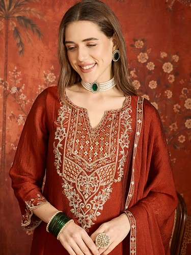 PURPLE CREATION JULIET THE TRADITIONAL TALE OF THREADS SALWAR SUIT TO DIWALI EXPORT