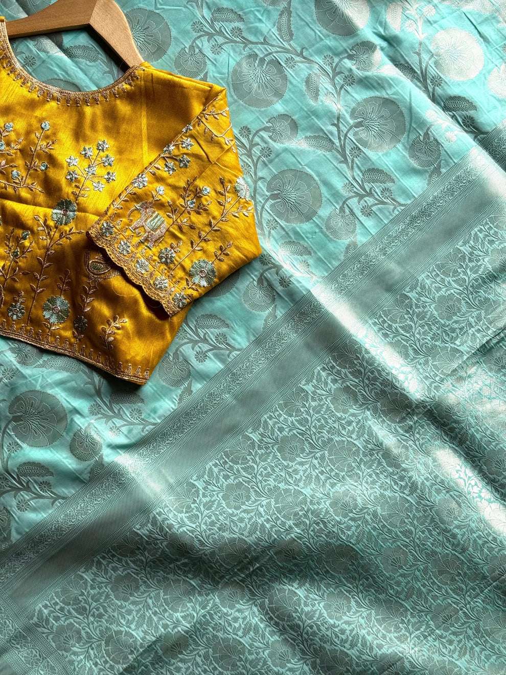 SINDHURI PURE DOLA SILK FANCY FABRIC SAREE SUPPLIER IN SURAT