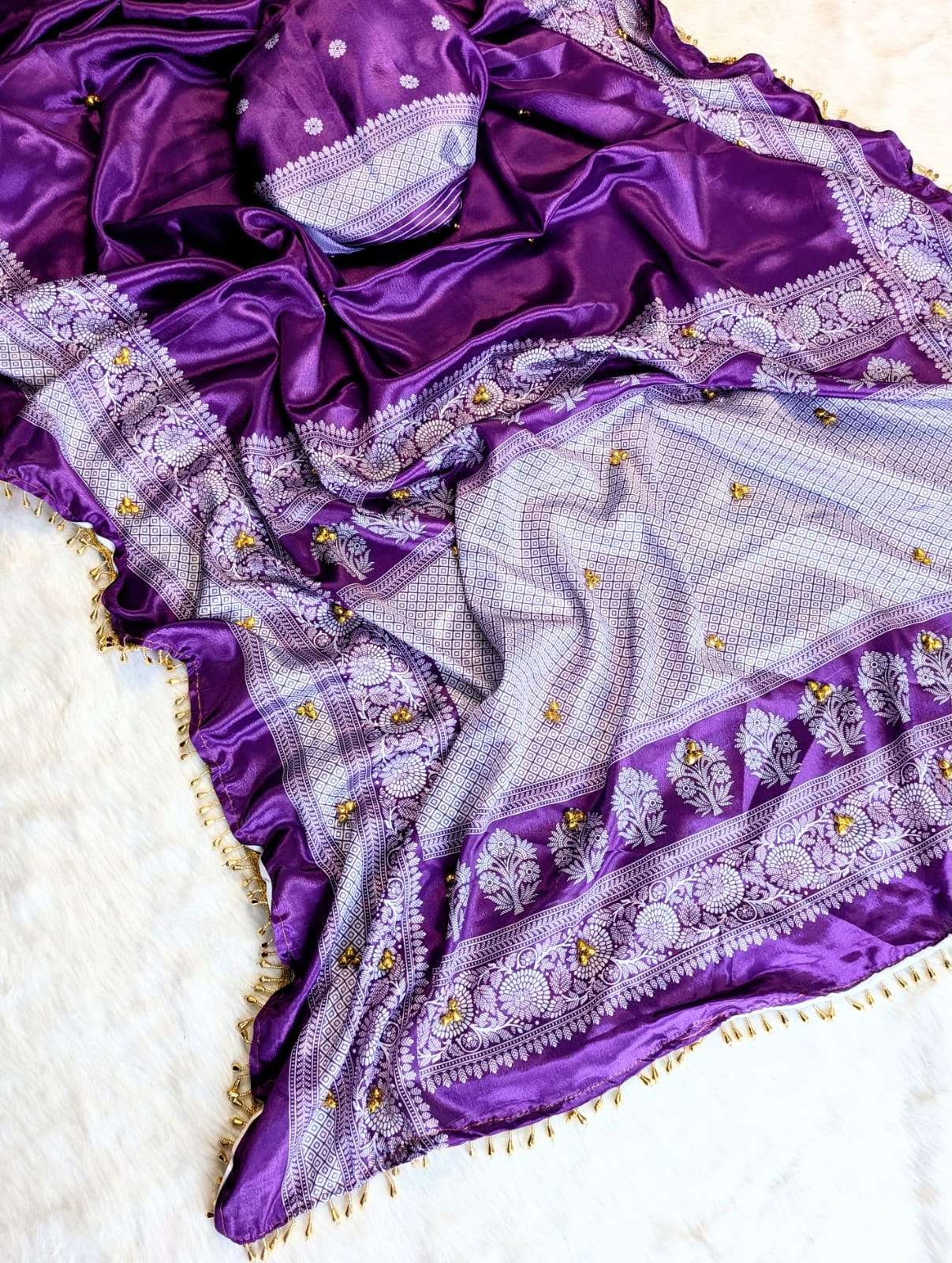 Soft And Pure Chinnon Fabric with beautiful print On Saree With gunguru On Saree Reseller In Surat VK4547