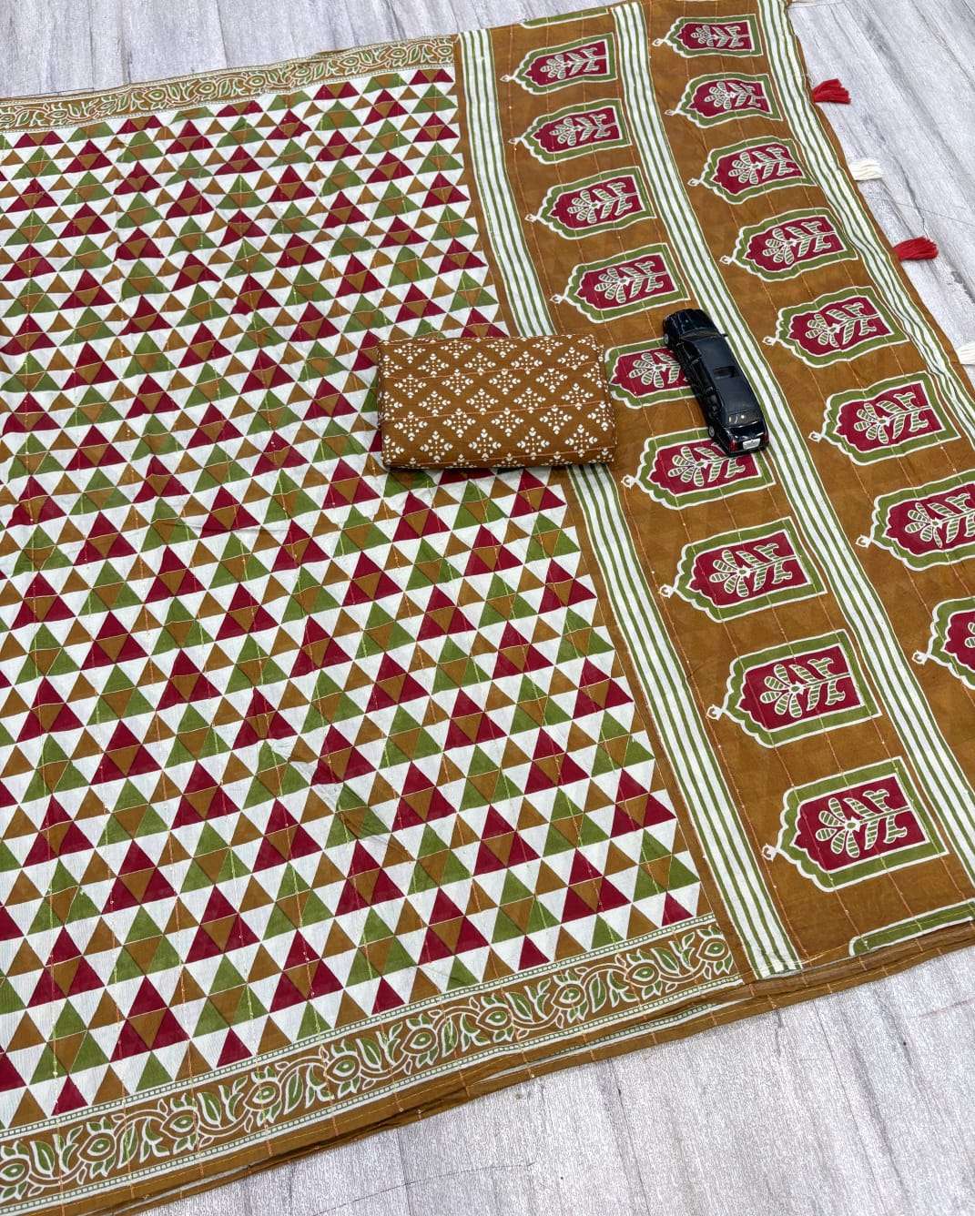 Soft and pure Mal Chanderi Cotton Fabric saree wholesale in surat