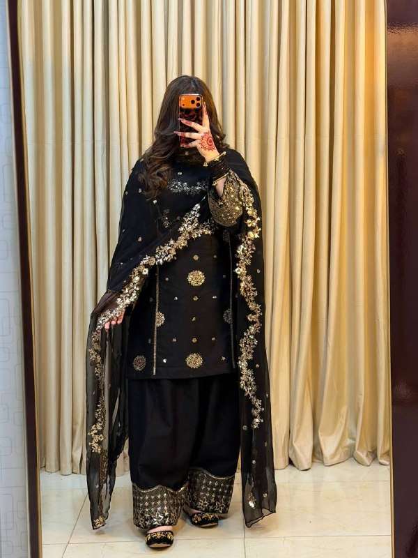 ST 251 WEDDING BLACK GEORGETTE PAKISTANI SUIT TRADITIONAL LUXURY PRET COLLECTION INDIA