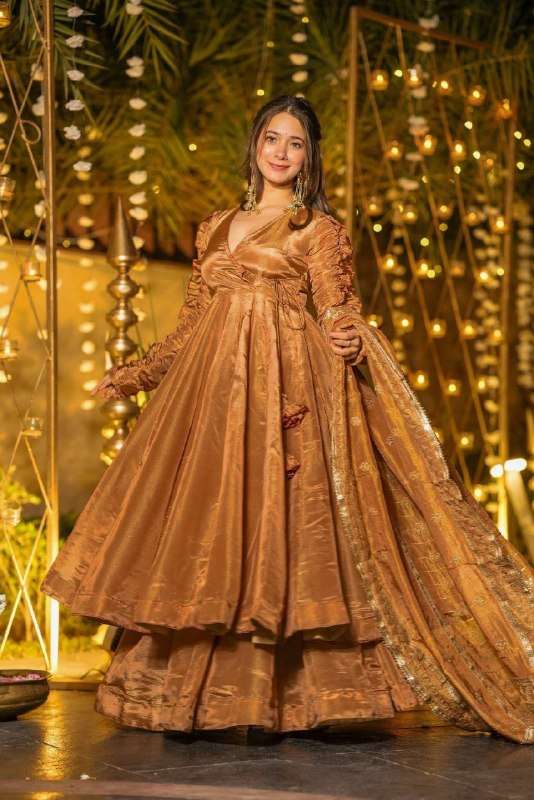 NF 1263 TREND FLARED GOLDEN SHINING KURTI PALAZZO SUIT PARTYWEAR EXPORT NF 1263 TREND FLARED GOLDEN SHINING KURTI PALAZZO SUIT PARTYWEAR EXPORT