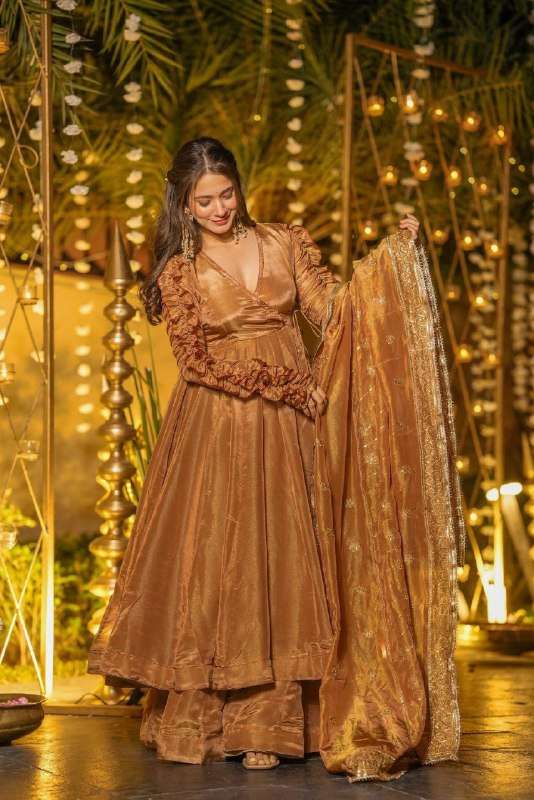NF 1263 TREND FLARED GOLDEN SHINING KURTI PALAZZO SUIT PARTYWEAR EXPORT NF 1263 TREND FLARED GOLDEN SHINING KURTI PALAZZO SUIT PARTYWEAR EXPORT