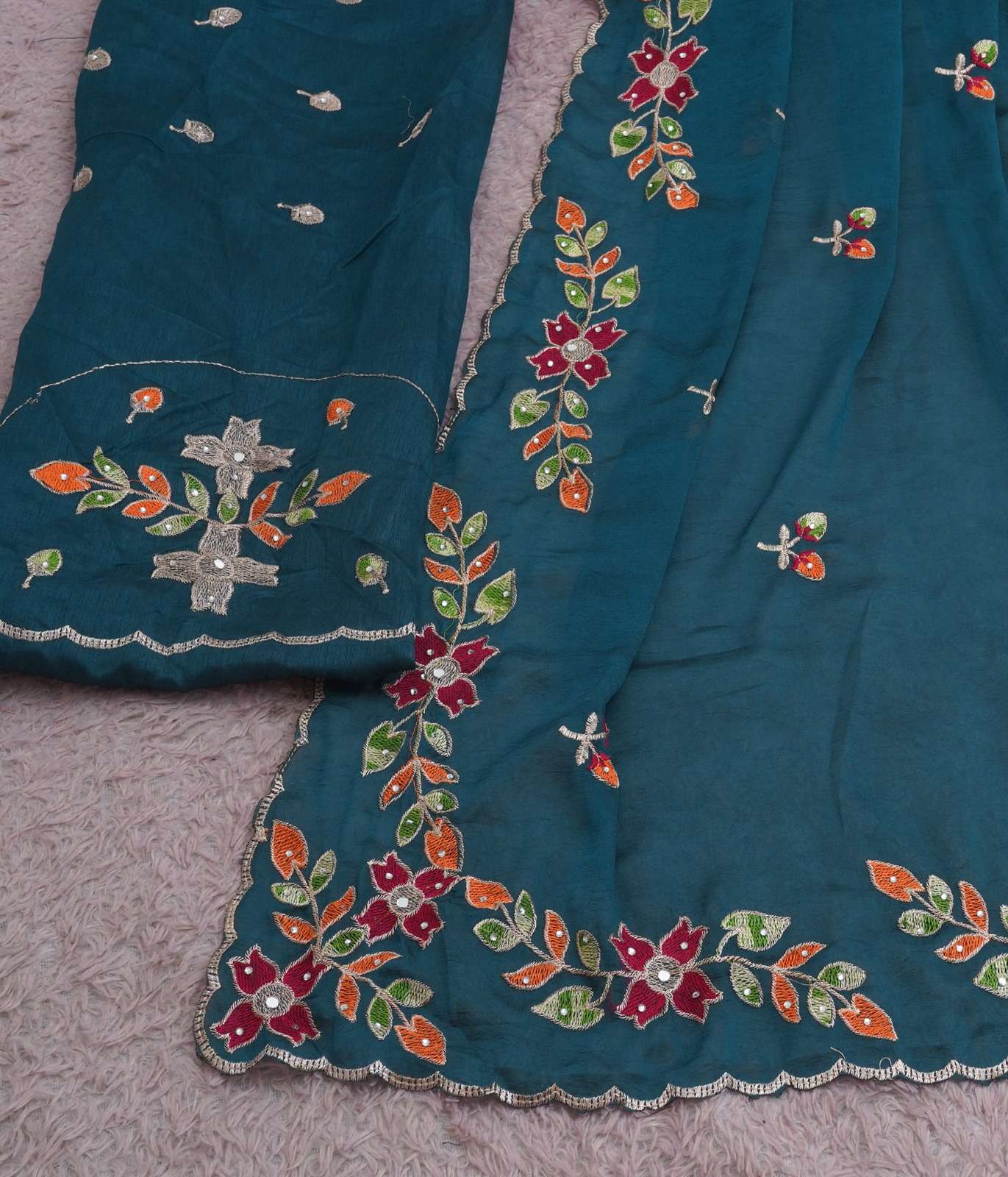 LH 45 SOFT CRASH RANGOLI FANCY AND BEAUTIFUL FABRIC SAREE WHOLESALE IN SURAT LH 45 SOFT CRASH RANGOLI FANCY AND BEAUTIFUL FABRIC SAREE WHOLESALE IN SURAT