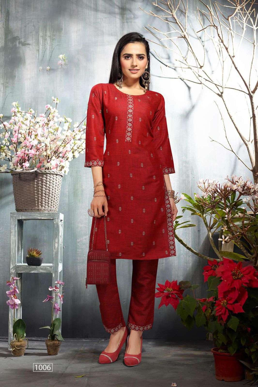 Trendy saloni two tone rayon with work readymade kurtis with pants at wholesale Rate 